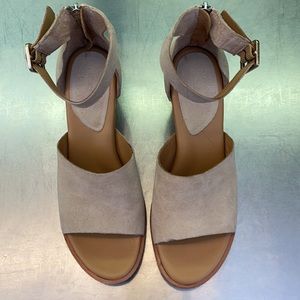 NEW Kork -Ease tan suede sandals. Sundance.